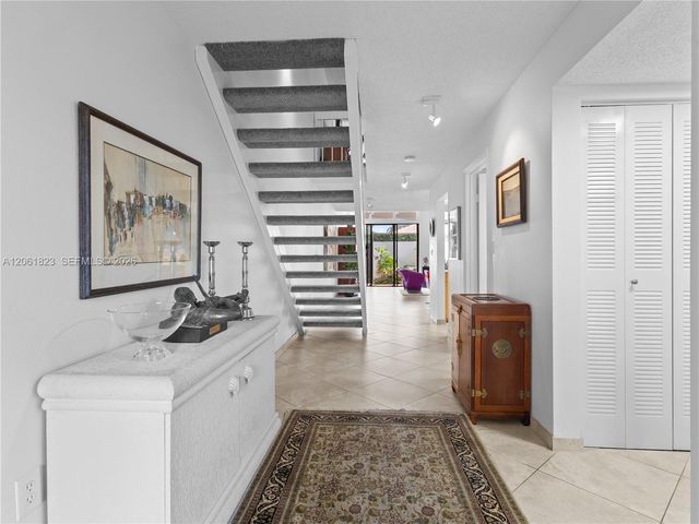 8133 SW 86th Ter, Miami, FL 33143