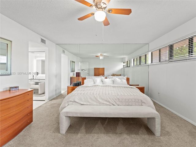 8133 SW 86th Ter, Miami, FL 33143