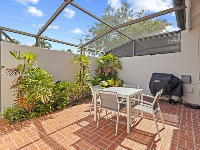 8133 SW 86th Ter, Miami, FL 33143