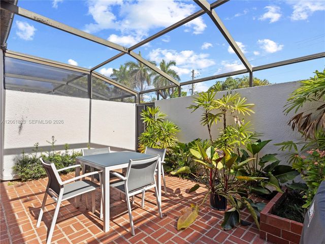 8133 SW 86th Ter, Miami, FL 33143