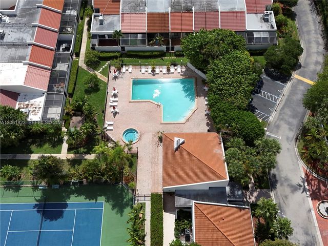 8133 SW 86th Ter, Miami, FL 33143