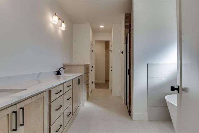 11704 NW 106th Street, Yukon, OK 73099