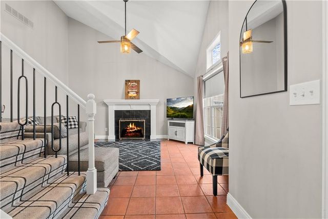 1408 NE Applewood Court, Lee's Summit, MO 64086