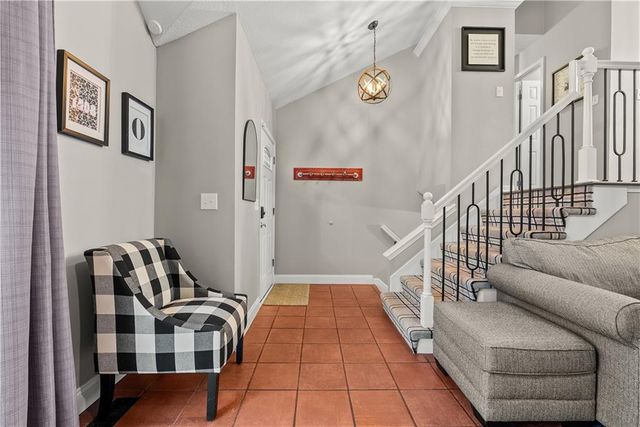 1408 NE Applewood Court, Lee's Summit, MO 64086