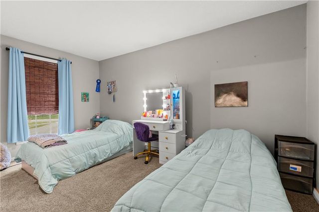 1408 NE Applewood Court, Lee's Summit, MO 64086