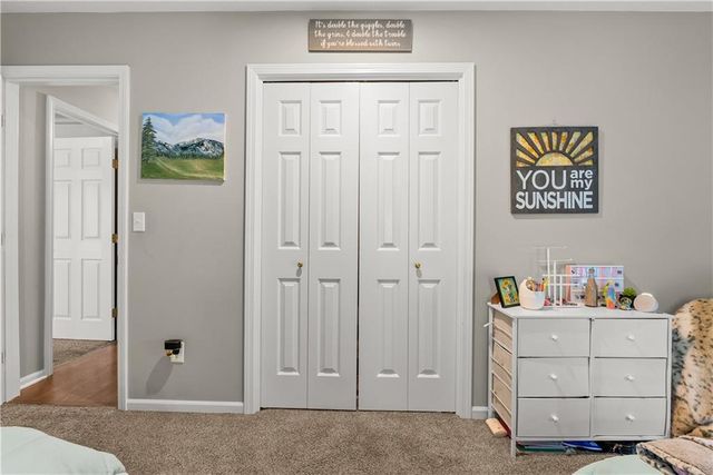 1408 NE Applewood Court, Lee's Summit, MO 64086