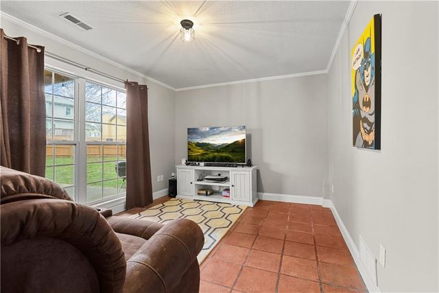 1408 NE Applewood Court, Lee's Summit, MO 64086