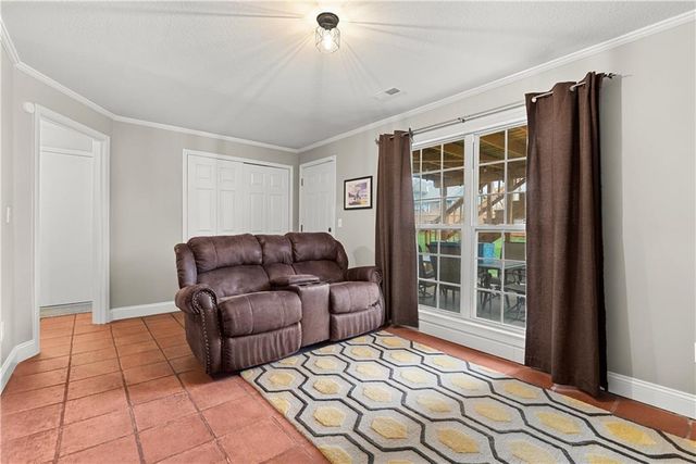 1408 NE Applewood Court, Lee's Summit, MO 64086