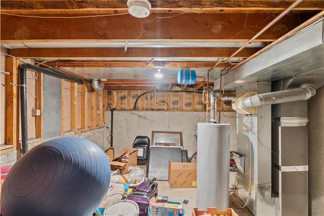 1408 NE Applewood Court, Lee's Summit, MO 64086