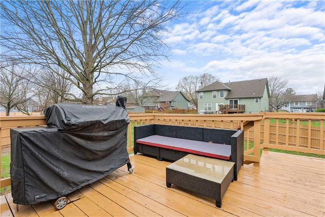 1408 NE Applewood Court, Lee's Summit, MO 64086