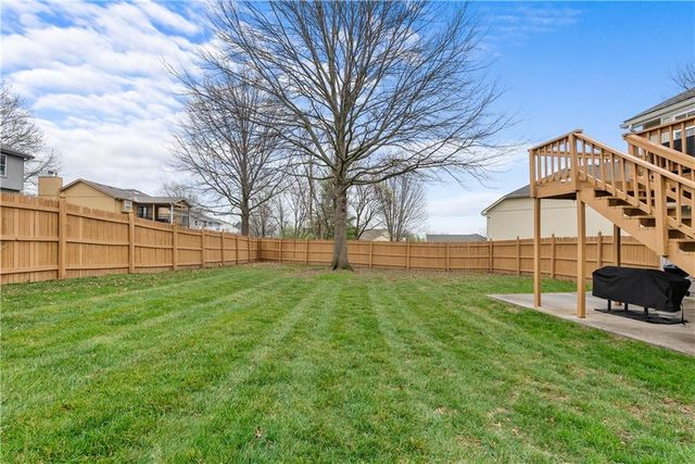 1408 NE Applewood Court, Lee's Summit, MO 64086