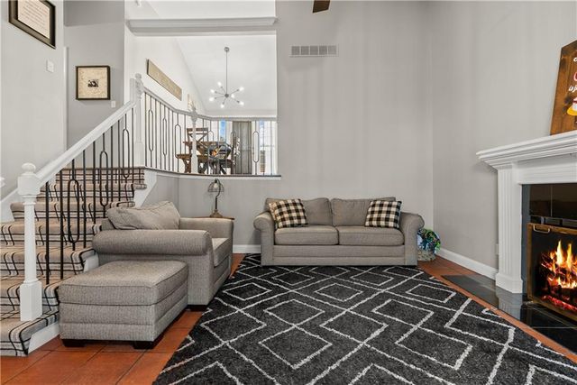 1408 NE Applewood Court, Lee's Summit, MO 64086