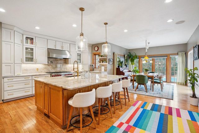 923 Evergreen CIRCLE, Hartland, WI 53029