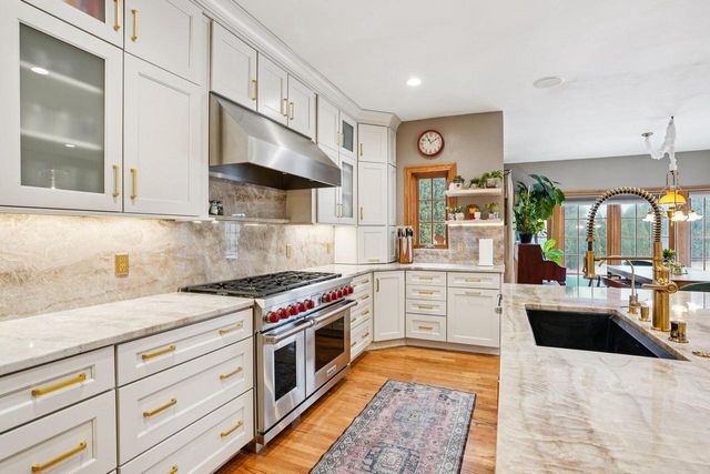 923 Evergreen CIRCLE, Hartland, WI 53029