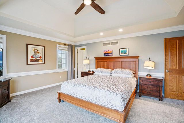 923 Evergreen CIRCLE, Hartland, WI 53029