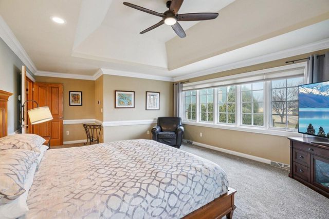 923 Evergreen CIRCLE, Hartland, WI 53029