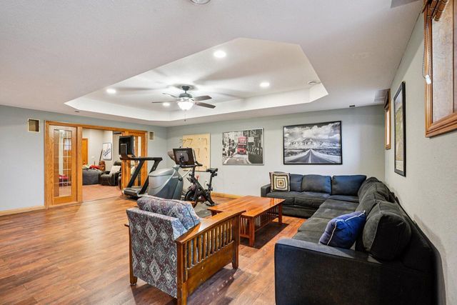 923 Evergreen CIRCLE, Hartland, WI 53029
