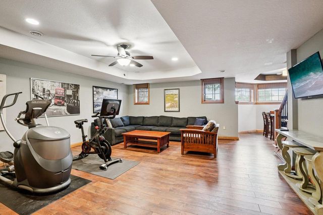 923 Evergreen CIRCLE, Hartland, WI 53029