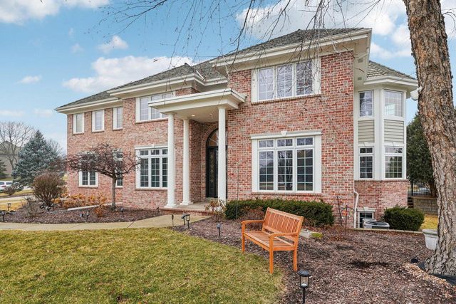 923 Evergreen CIRCLE, Hartland, WI 53029