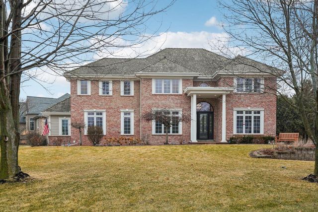 923 Evergreen CIRCLE, Hartland, WI 53029