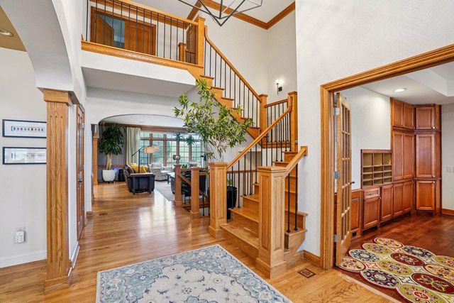 923 Evergreen CIRCLE, Hartland, WI 53029