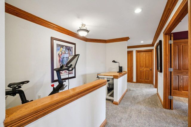 923 Evergreen CIRCLE, Hartland, WI 53029
