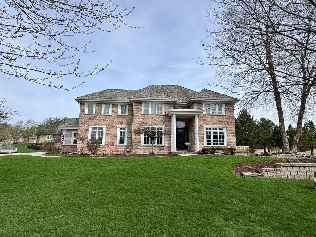 923 Evergreen CIRCLE, Hartland, WI 53029