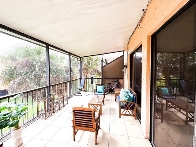 450 Commodore Dr 306, Plantation, FL 33325