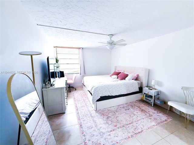 450 Commodore Dr 306, Plantation, FL 33325