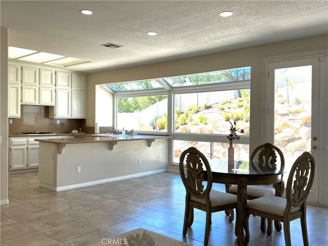 1040 La Salle, Corona, CA 92879