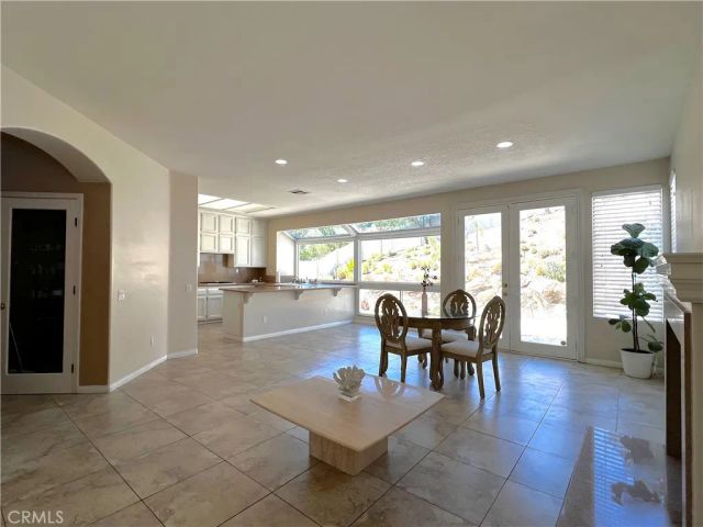 1040 La Salle, Corona, CA 92879