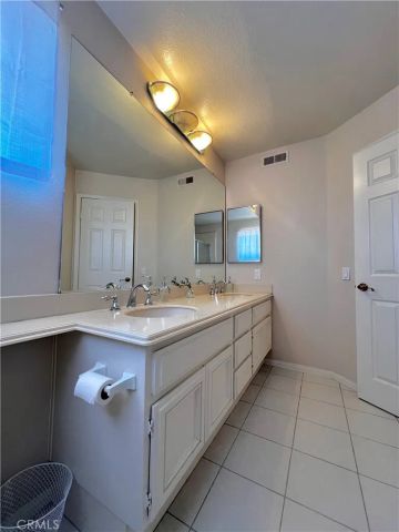 1040 La Salle, Corona, CA 92879