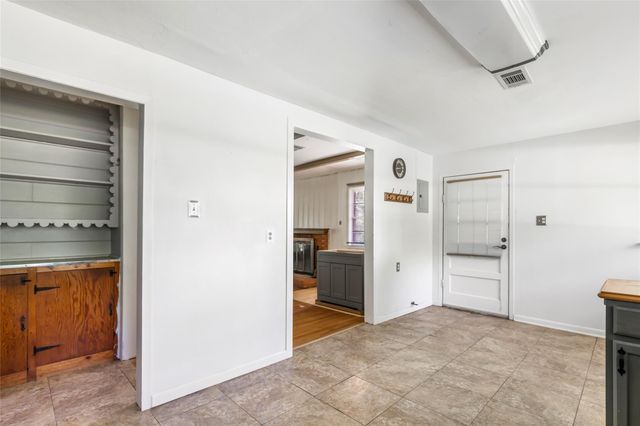 409 E Linney Street, Dayton, TX 77535