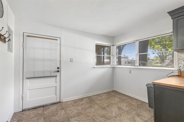 409 E Linney Street, Dayton, TX 77535
