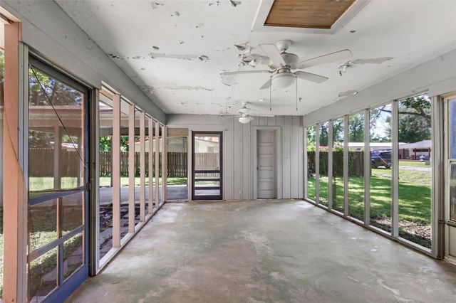 409 E Linney Street, Dayton, TX 77535
