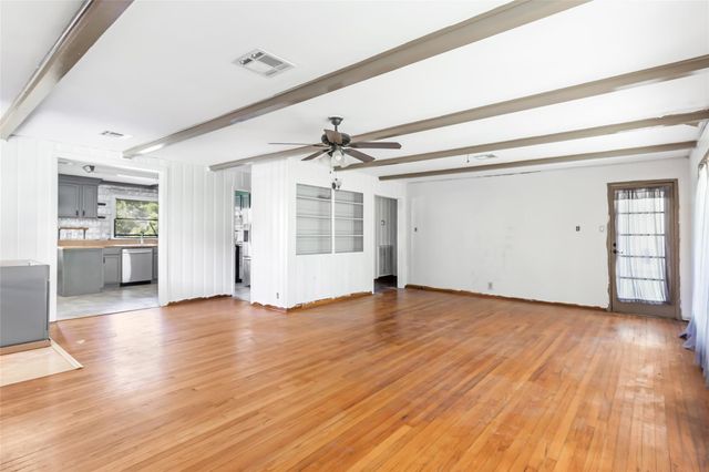 409 E Linney Street, Dayton, TX 77535