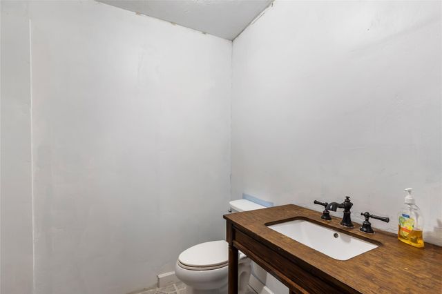 409 E Linney Street, Dayton, TX 77535