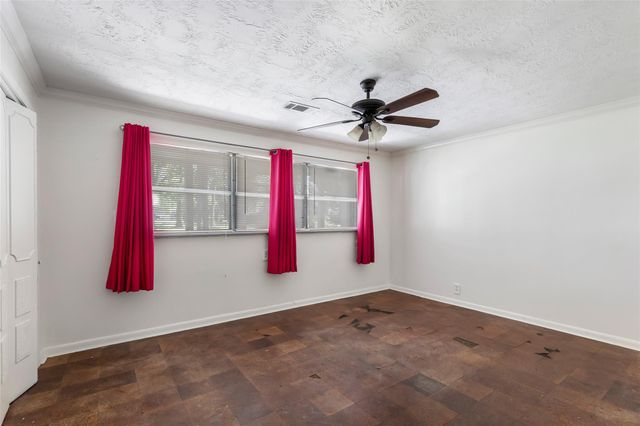 409 E Linney Street, Dayton, TX 77535