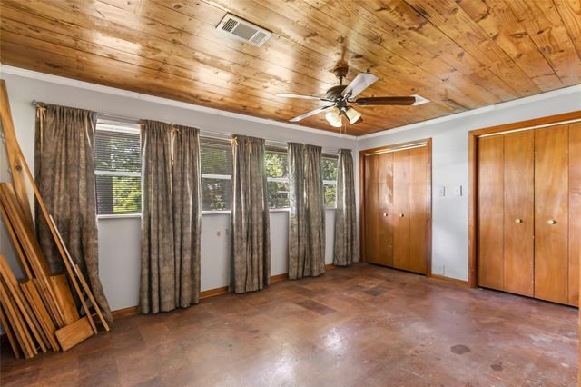 409 E Linney Street, Dayton, TX 77535