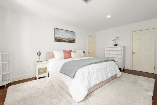 6 Franklin St 2, Boston, MA 02129