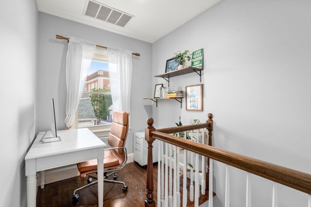 6 Franklin St 2, Boston, MA 02129