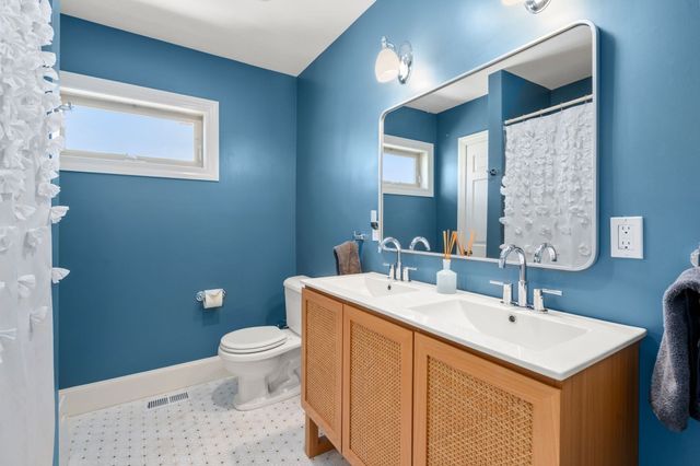 6 Franklin St 2, Boston, MA 02129