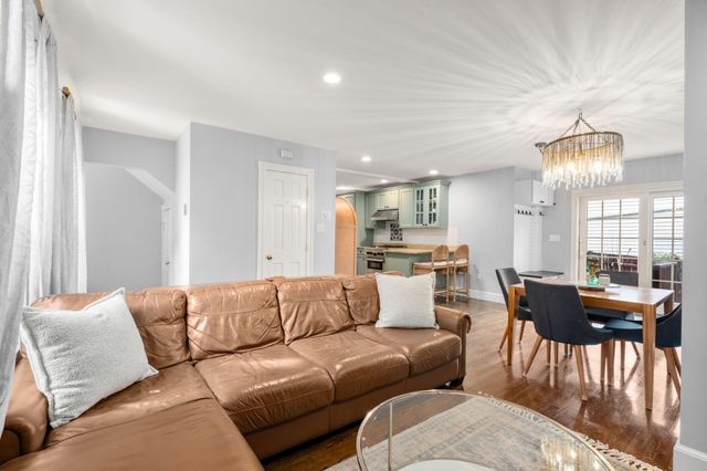 6 Franklin St 2, Boston, MA 02129