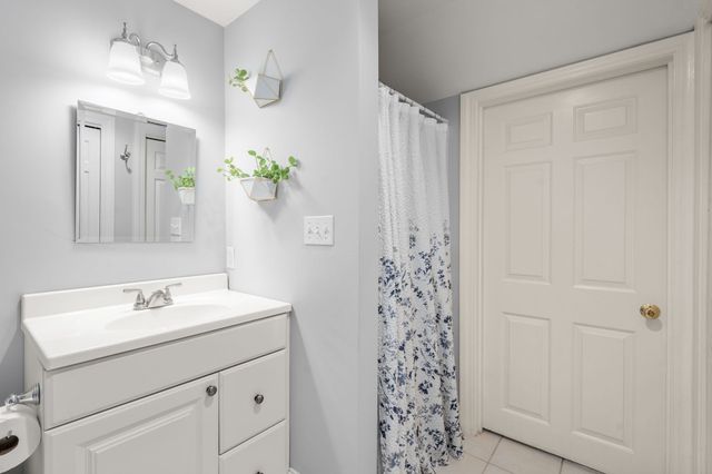 6 Franklin St 2, Boston, MA 02129