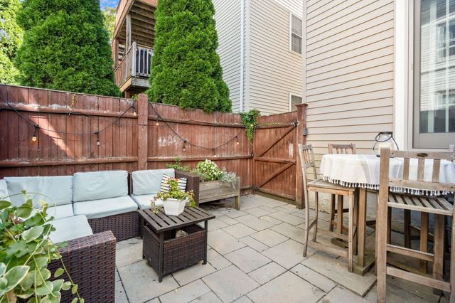 6 Franklin St 2, Boston, MA 02129