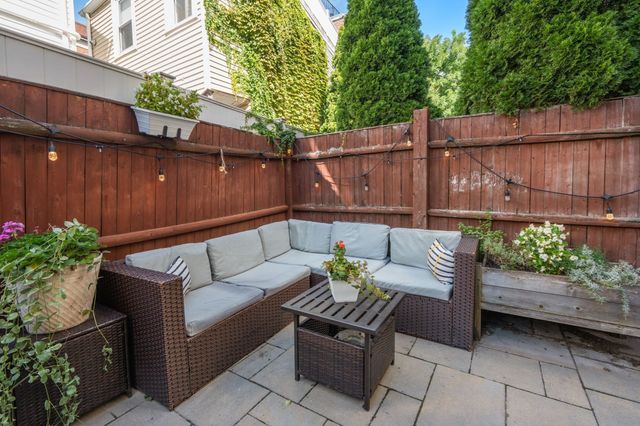 6 Franklin St 2, Boston, MA 02129