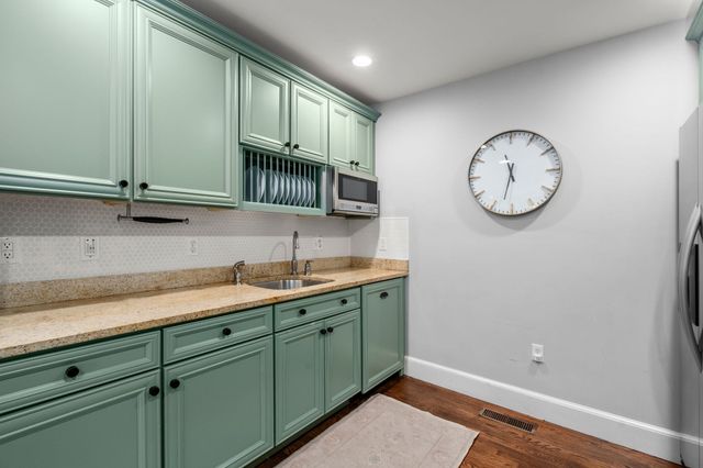 6 Franklin St 2, Boston, MA 02129