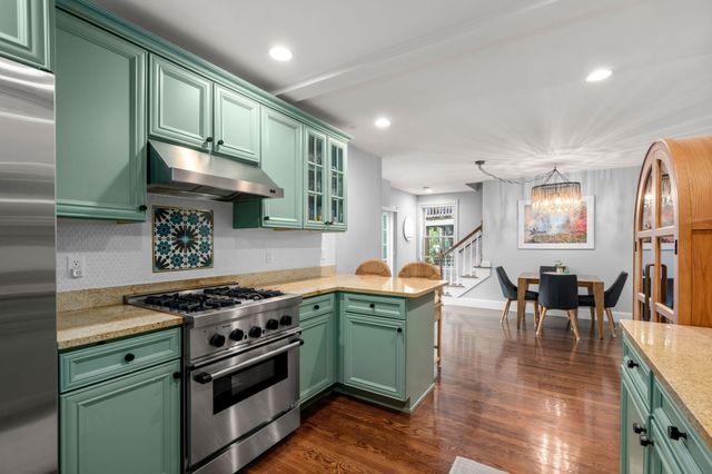 6 Franklin St 2, Boston, MA 02129
