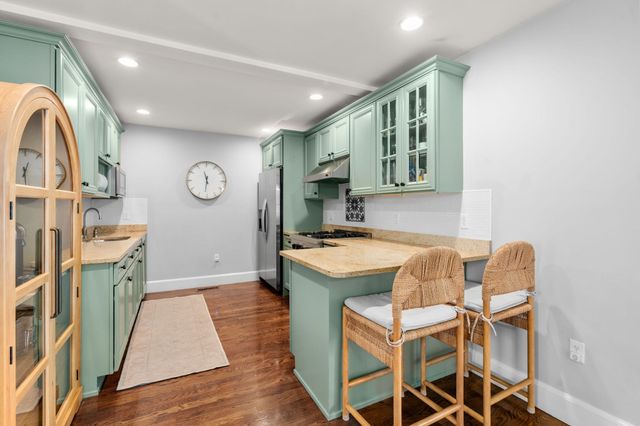 6 Franklin St 2, Boston, MA 02129