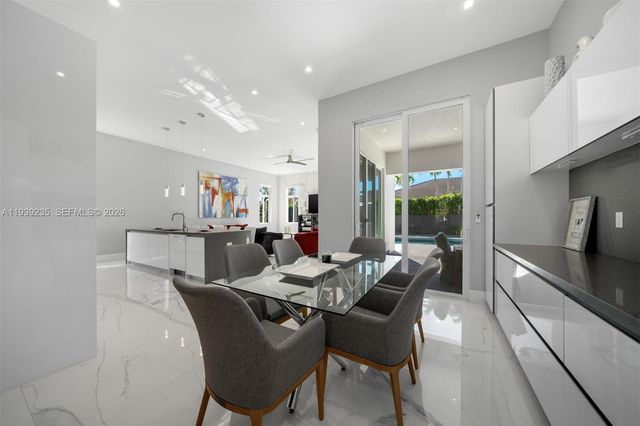 10250 SW 135th St, Miami, FL 33176